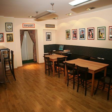 Hostel Jasmin Beograd Restaurant billede